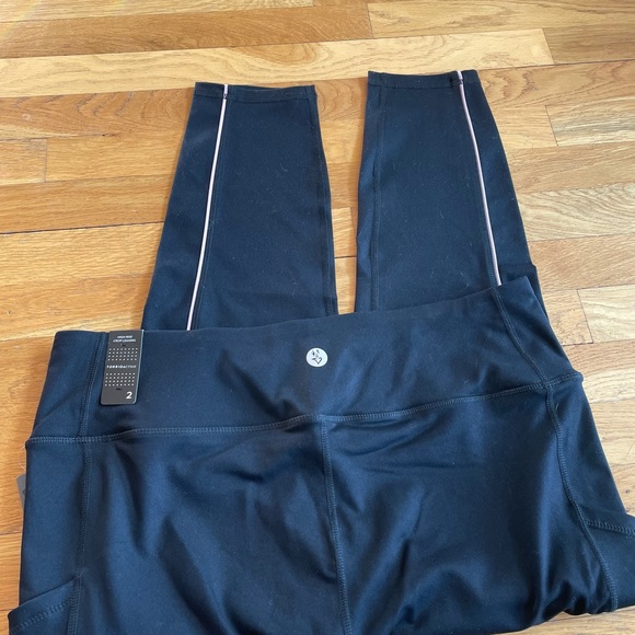 NWT torrid leggings, with pockets! - Picture 3 of 5